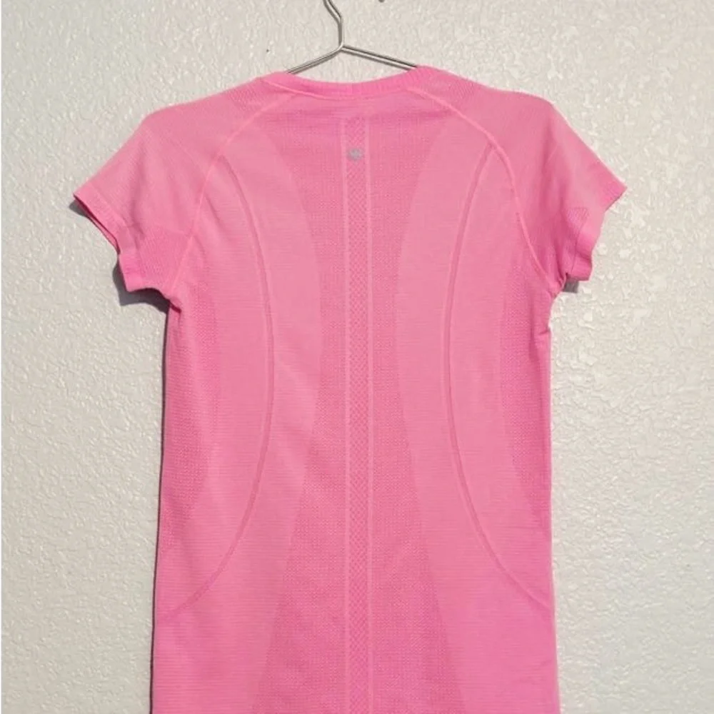 Lululemon Pink Active Top - Women Size 8 - Picture 2 of 2
